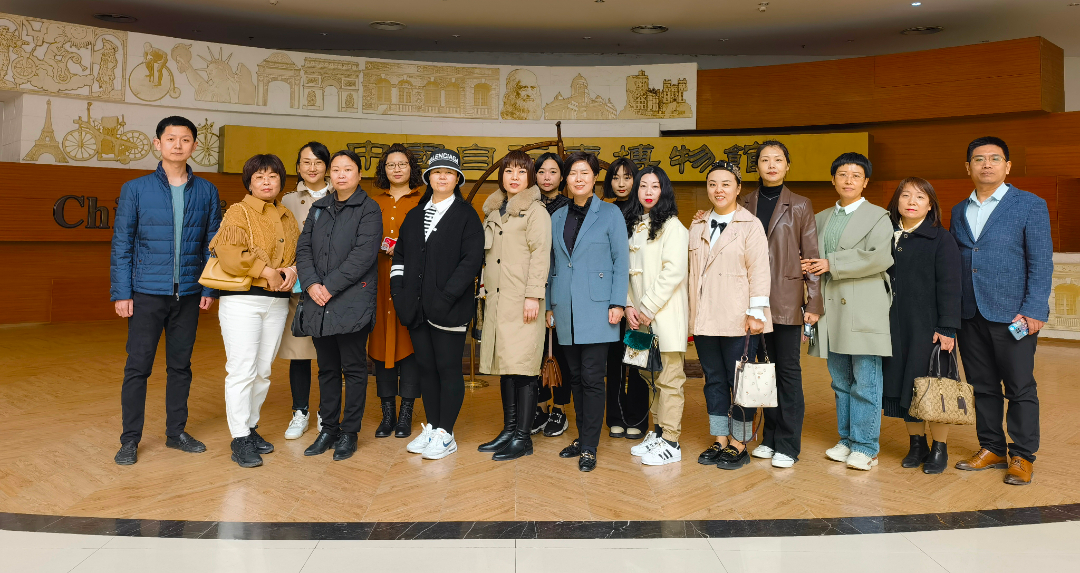 民盟廊坊市委组织女盟员参观霸州华夏民间收藏博物馆(图1)