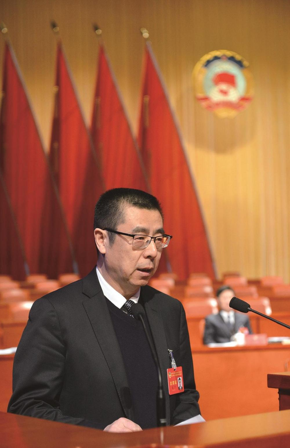 民盟唐山市委主委袁宁在市政协十三届四次会议第二次全体会议上进行大会发言(图1)