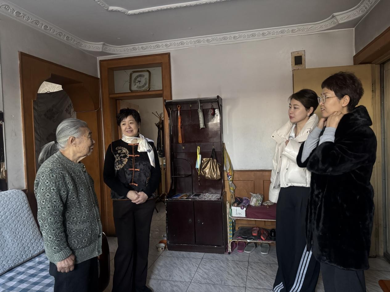 综合一总支开展春节前夕慰问退休老盟员活动(图2)