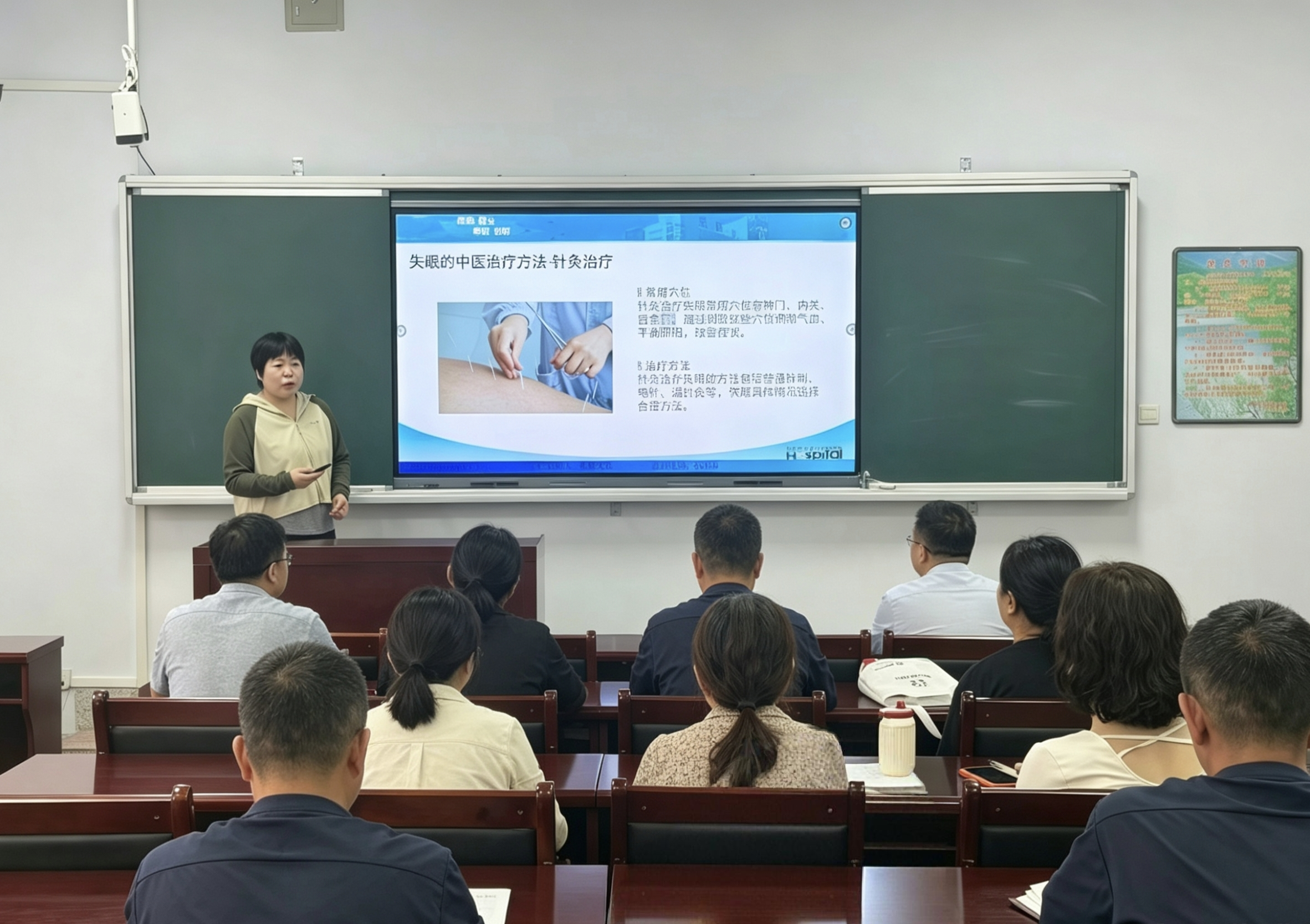 民盟邢台市委开展“医者仁心 情系百姓”健康宣讲暨义诊活动(图1)